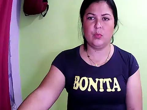 Snapshot of anapaulaa chatting on 16, 10, 2025 anapaulaa online show from 16, 10, 2025