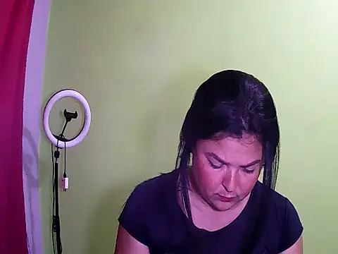 Snapshot of anapaulaa chatting on 27, 10, 2025 anapaulaa online show from 27, 10, 2025