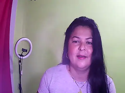 Snapshot of anapaulaa chatting on 31, 10, 2025 anapaulaa online show from 31, 10, 2025