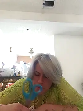 Snapshot of toomuchofafreak chatting on 24, 10, 2025 toomuchofafreak online show from 24, 10, 2025