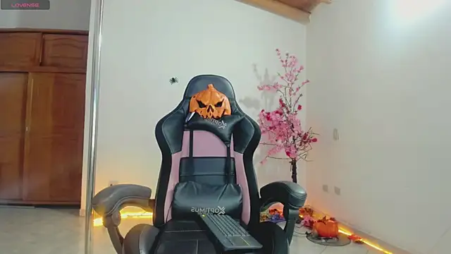 auraeroticaxxx online show from 1, 11, 2025