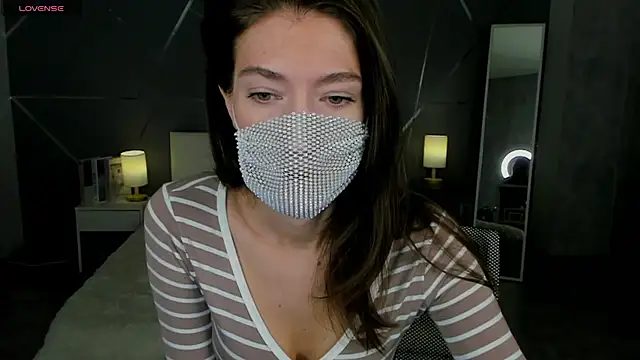 Snapshot of take_me_to_moon chatting on 27, 10, 2025 take me to moon online show from 27, 10, 2025