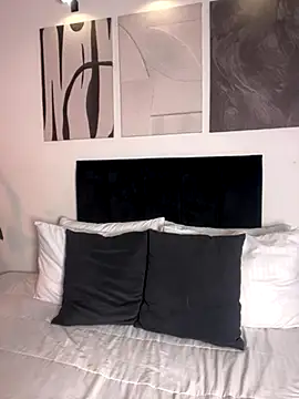 Snapshot of izzyvega__ chatting on 22, 10, 2025 izzyvega online show from 22, 10, 2025