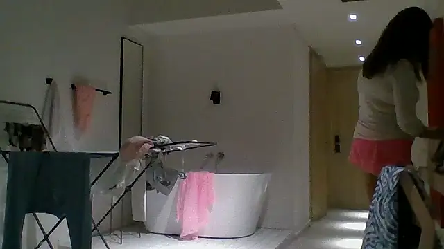 ALICAINWONDERLAND online show from 18, 9, 2025