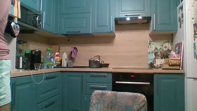 ALICAINWONDERLAND online show from 17, 12, 2025