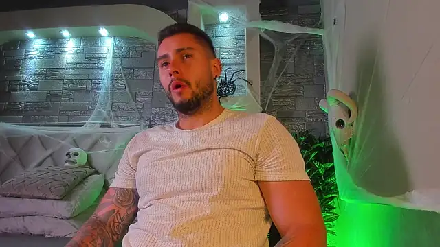 Snapshot of dominic_de_luca chatting on 18, 10, 2025 dominic de luca online show from 18, 10, 2025