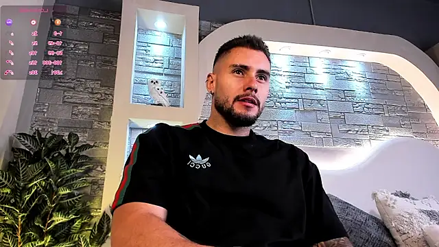 Snapshot of dominic_de_luca chatting on 19, 11, 2025 dominic de luca online show from 19, 11, 2025