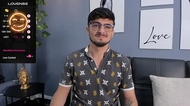 AaronFuentes7 online show from 8, 9, 2025