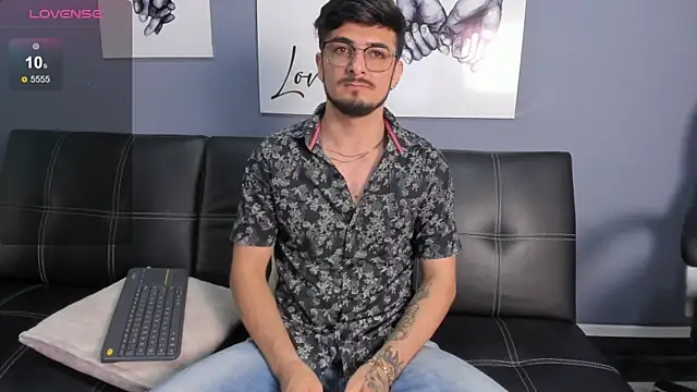 AaronFuentes7 online show from 12, 9, 2025
