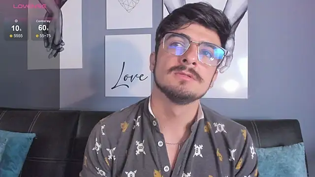 AaronFuentes7 online show from 1, 10, 2025