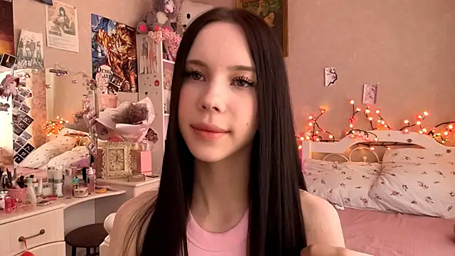 Snapshot of AxyKitten chatting on 19, 10, 2025 AxyKitten online show from 19, 10, 2025