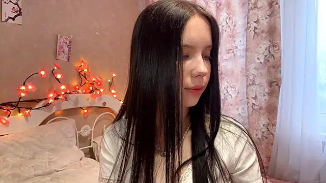 Snapshot of AxyKitten chatting on 10, 11, 2025 AxyKitten online show from 10, 11, 2025