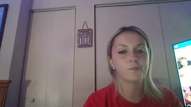 Candykissesxoxo online show from 3, 10, 2025