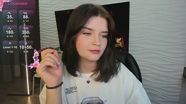 MoriGirl online show from 26, 9, 2025