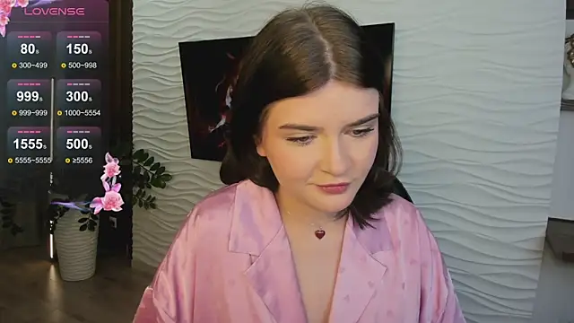 MoriGirl online show from 3, 10, 2025