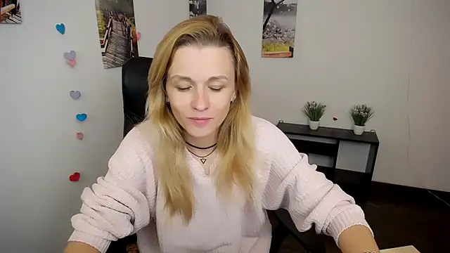 Snapshot of PeppyMia chatting on 11, 10, 2025 PeppyMia online show from 11, 10, 2025