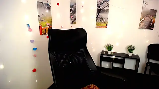 Snapshot of PeppyMia chatting on 4, 11, 2025 PeppyMia online show from 4, 11, 2025