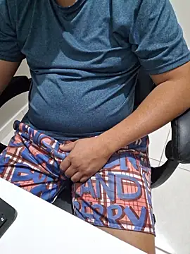 Snapshot of Carloskasado chatting on 23, 10, 2025 Carloskasado online show from 23, 10, 2025