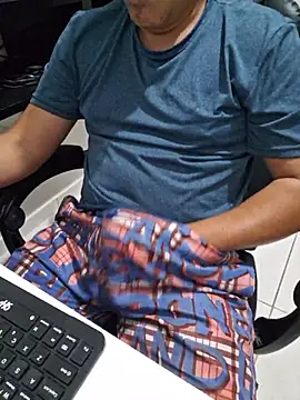 Snapshot of Carloskasado chatting on 29, 10, 2025 Carloskasado online show from 29, 10, 2025