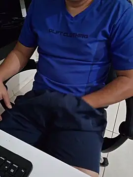 Snapshot of Carloskasado chatting on 3, 11, 2025 Carloskasado online show from 3, 11, 2025