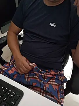 Snapshot of Carloskasado chatting on 5, 11, 2025 Carloskasado online show from 5, 11, 2025