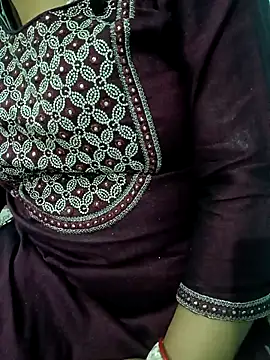 Snapshot of Anjali-bhabhi chatting on 6, 11, 2025 Anjali-bhabhi online show from 6, 11, 2025