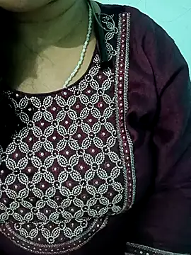 Snapshot of Anjali-bhabhi chatting on 7, 11, 2025 Anjali-bhabhi online show from 7, 11, 2025