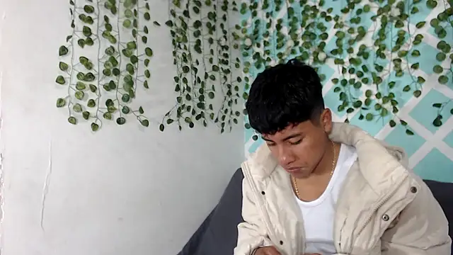 Snapshot of sebas_boys577 chatting on 12, 9, 2025 sebas boys577 online show from 12, 9, 2025