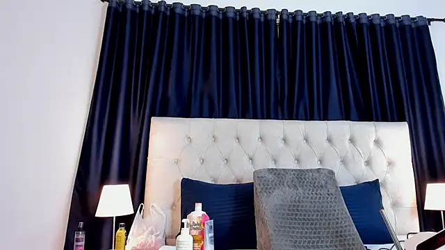 Snapshot of cristhi_esterling chatting on 23, 10, 2025 cristhi esterling online show from 23, 10, 2025