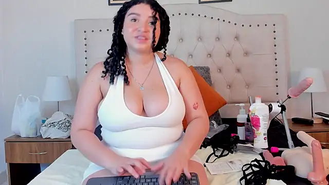 Snapshot of cristhi_esterling chatting on 27, 10, 2025 cristhi esterling online show from 27, 10, 2025