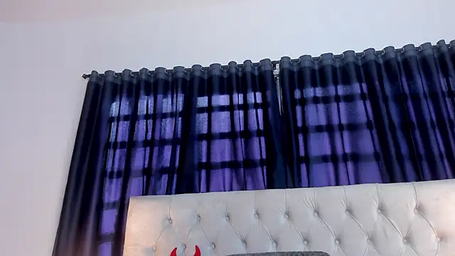 Snapshot of cristhi_esterling chatting on 11, 11, 2025 cristhi esterling online show from 11, 11, 2025