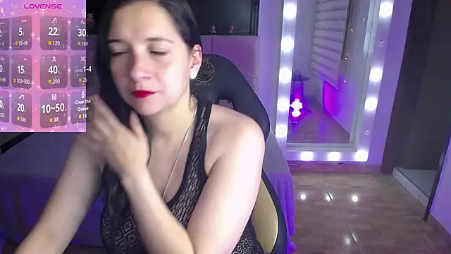 Agatha bellucci  online show from 13, 11, 2025