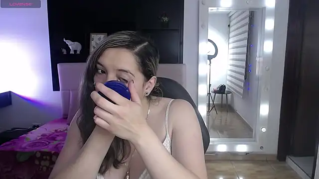 Agatha bellucci  online show from 4, 3, 2026