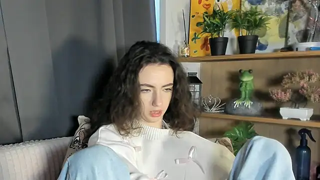 DeneenTurja online show from 8, 10, 2025