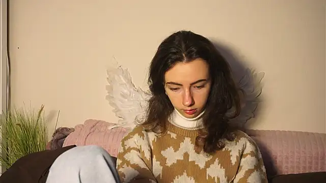 DeneenTurja online show from 3, 11, 2025