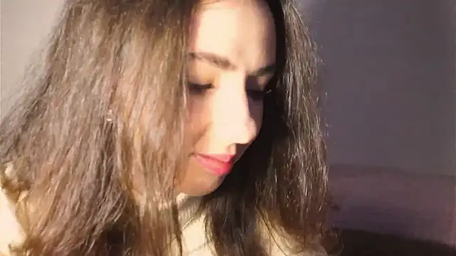 DeneenTurja online show from 4, 11, 2025