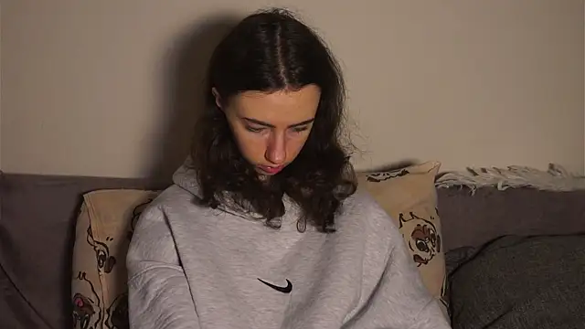 DeneenTurja online show from 6, 11, 2025