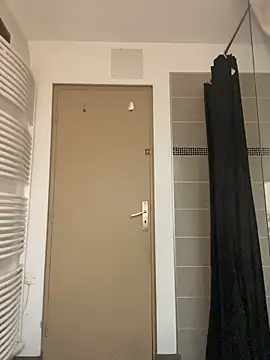 Snapshot of dasilva_elsa21 chatting on 8, 3, 2026 dasilva elsa21 online show from 8, 3, 2026