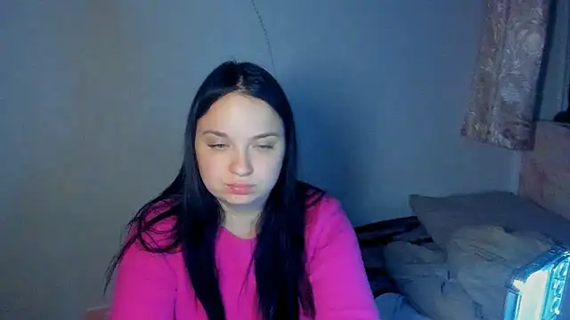 Snapshot of VoxxAura chatting on 6, 11, 2025 VoxxAura online show from 6, 11, 2025