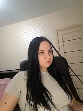 Snapshot of VoxxAura chatting on 4, 12, 2025 VoxxAura online show from 4, 12, 2025