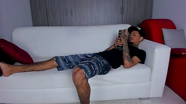 Snapshot of Hot_destructionXxx18 chatting on 11, 10, 2025 Hot destructionXxx18 online show from 11, 10, 2025