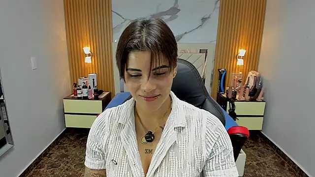 KAROLLJONES1 online show from 7, 11, 2025