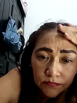 Snapshot of linda_luna29 chatting on 28, 9, 2025 linda luna29 online show from 28, 9, 2025