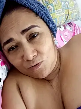 Snapshot of linda_luna29 chatting on 4, 12, 2025 linda luna29 online show from 4, 12, 2025