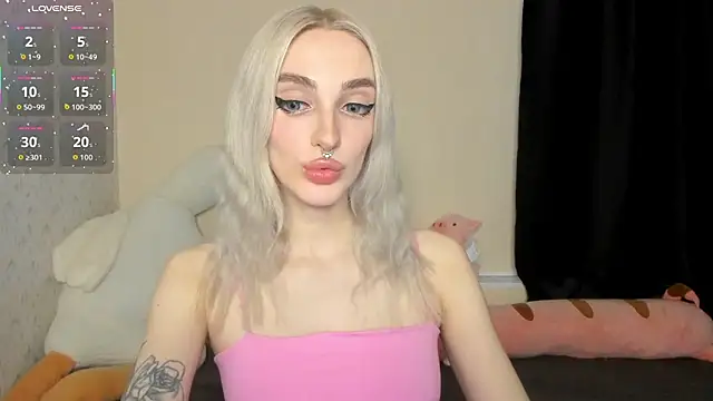 Snapshot of succubantra chatting on 17, 3, 2026 succubantra online show from 17, 3, 2026