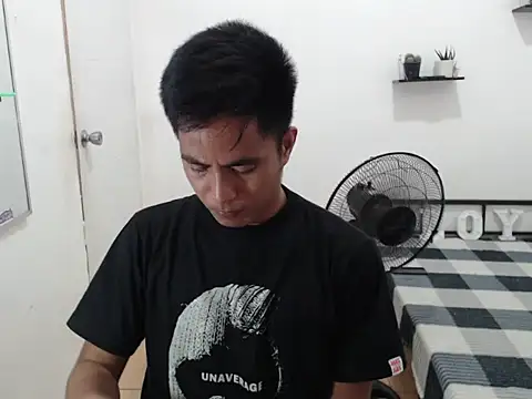 Snapshot of Lloyd_wintours chatting on 27, 10, 2025 Lloyd wintours online show from 27, 10, 2025