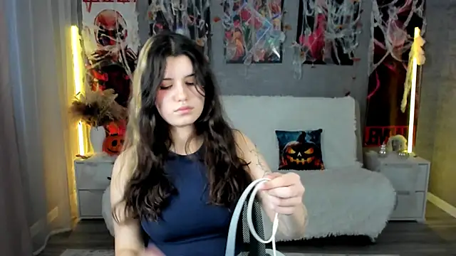 Snapshot of AnoraDark chatting on 27, 10, 2025 AnoraDark online show from 27, 10, 2025