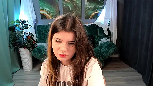 Snapshot of AnoraDark chatting on 5, 11, 2025 AnoraDark online show from 5, 11, 2025