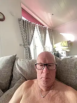 Snapshot of philefc chatting on 5, 3, 2026 philefc online show from 5, 3, 2026