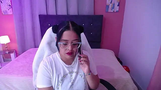 Sofia leving online show from 4, 10, 2025